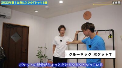 グッドウェアのTシャツを着ているカット・USコットンの質感がわかるアングル