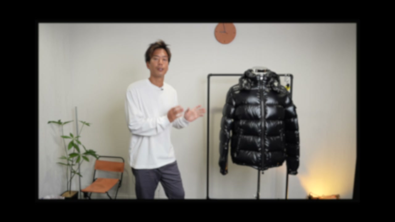 たくぞーがモンクレール マヤを着用してカメラに向かって話しているオープニングカット